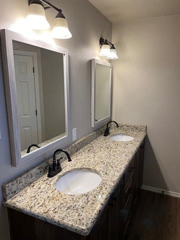 Building Photo - 205 E Border St