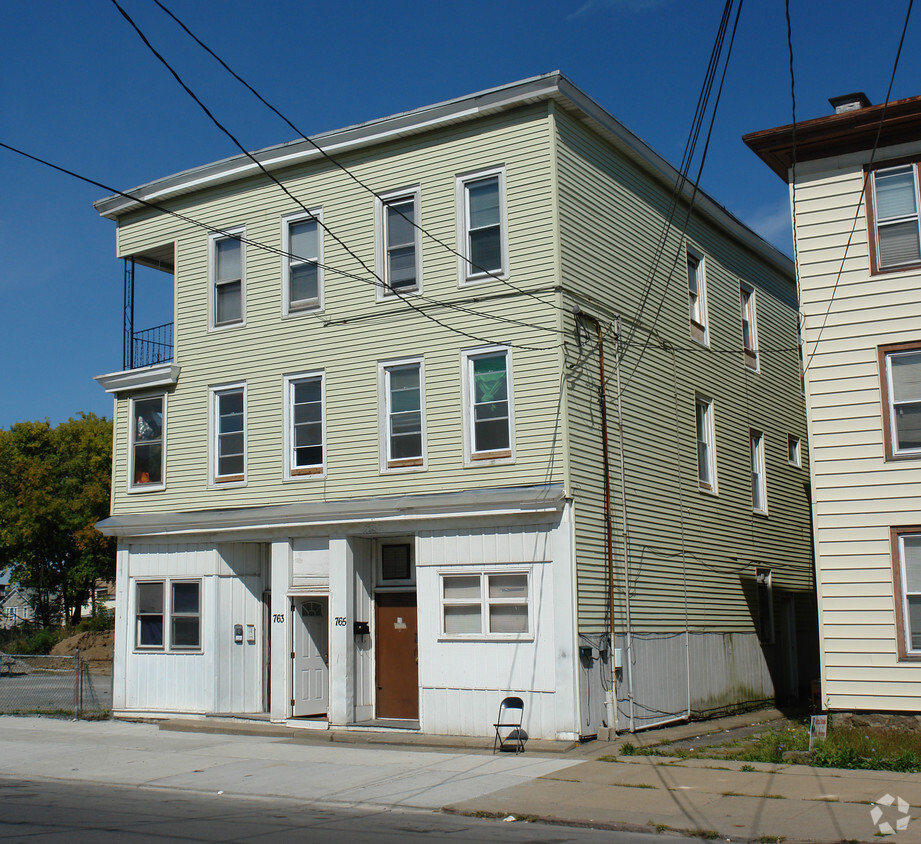 Primary Photo - 763-765 Bleecker St