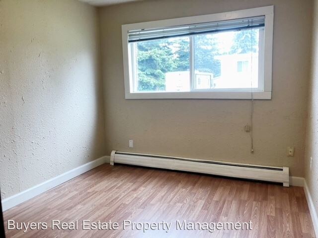 Building Photo - 3217 Oregon Dr