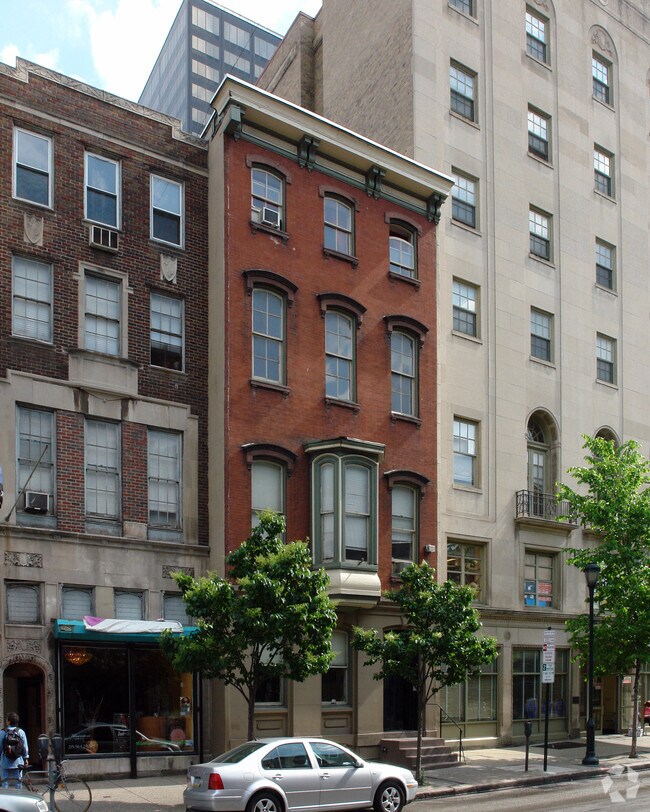 Building Photo - 2031 Chestnut St