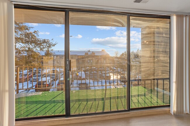 Foto del edificio - Imperial Manor III Apartments