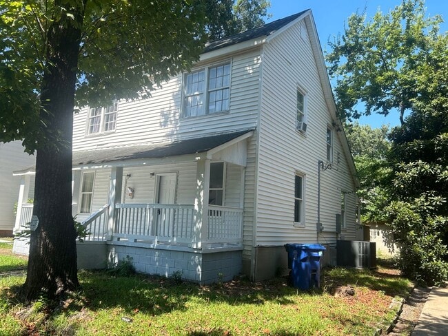 Building Photo - 110 Huger St