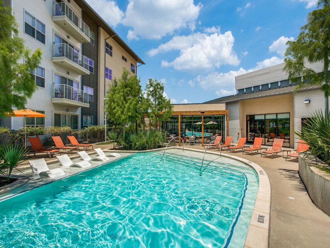 Yorktown Luxury Apartments Apartments in Dallas, TX