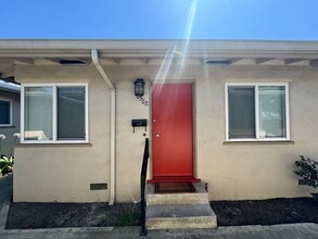 Building Photo - 1056 Pajaro St