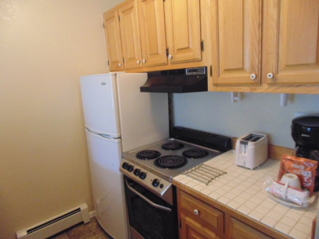 Building Photo - Move in ready-One bedroom Townhome, Fully ...