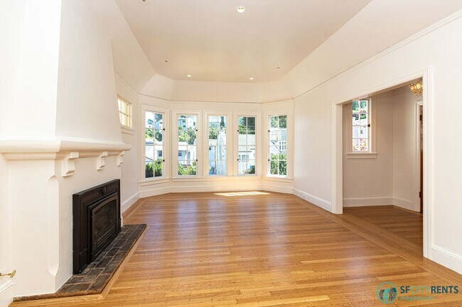 Building Photo - Sherwood Forest: Single Famly Home w/ Air ...