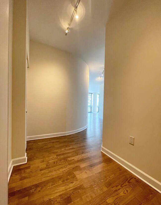 Foto del edificio - 1235 S Prairie Ave