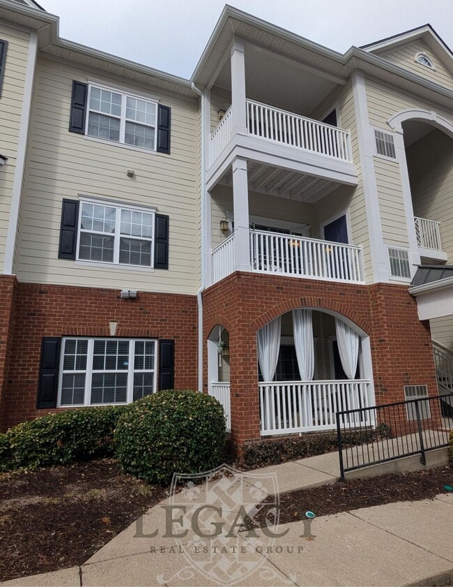 Building Photo - 8045 Bienville Dr