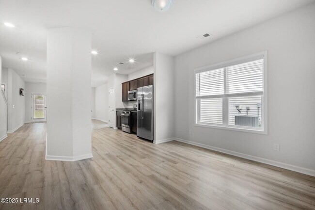 Foto del edificio - 98 Great Bend Dr