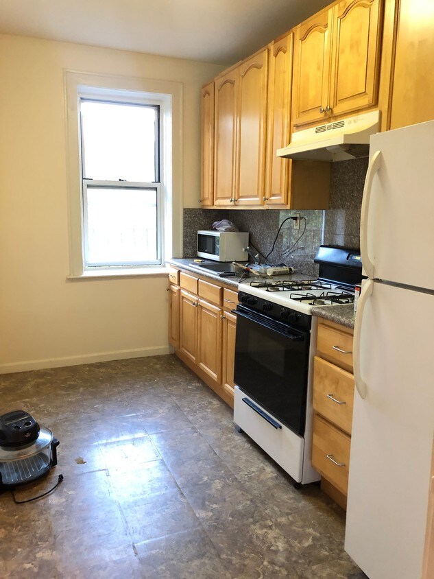 131 Silver Lake Rd Unit 402, Staten Island, NY 10301 Condo for Rent in Staten Island, NY