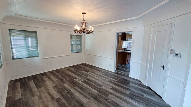 Foto del edificio - Large 3 Bedroom 2 Bath House!
