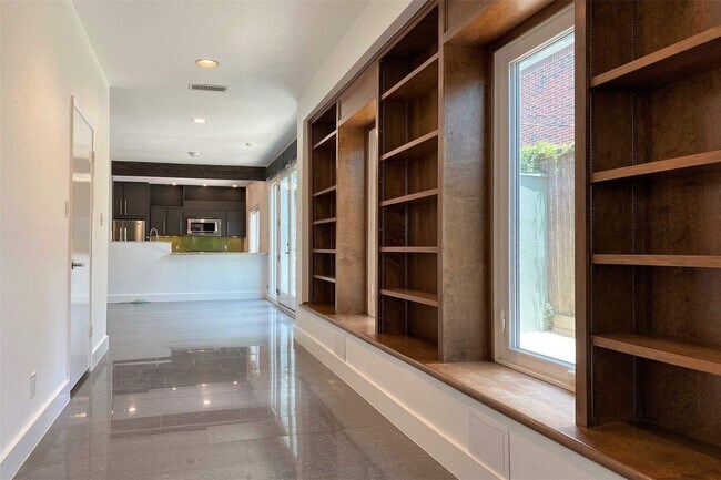 Foto del edificio - 4435 Mount Vernon St
