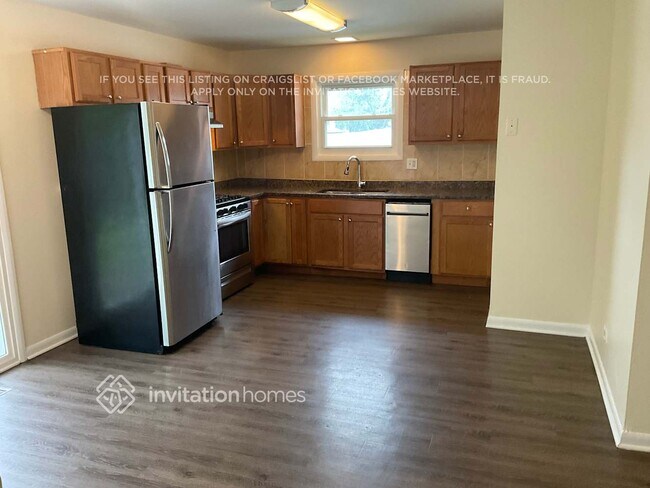 Foto del edificio - 17771 Sarah Ln