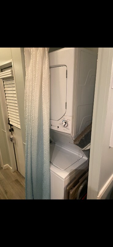 Foto del edificio - 1219 Navy Blvd