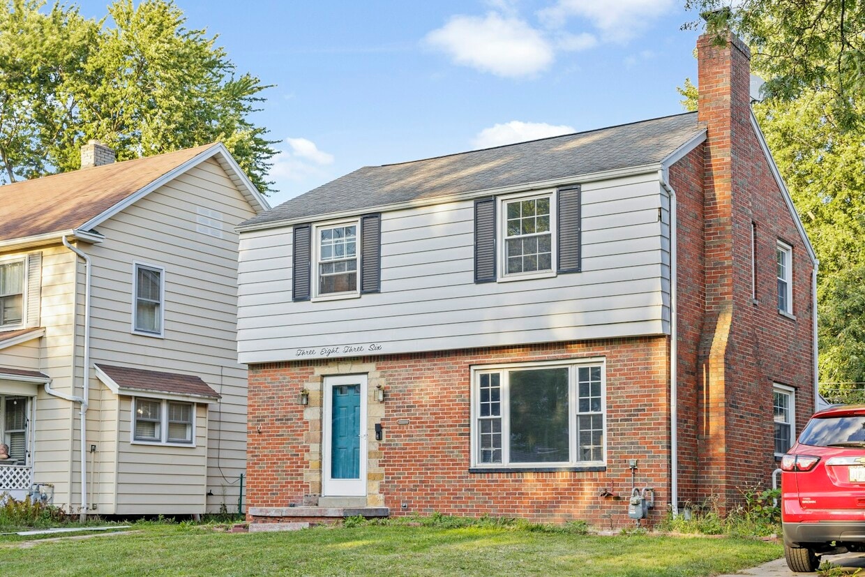Primary Photo - 3836 Woodmont Rd
