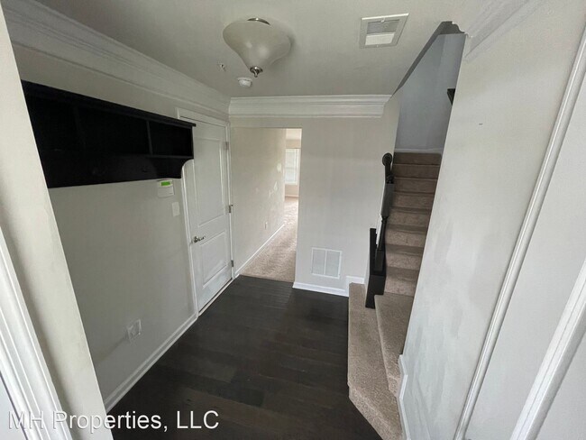 Building Photo - 4 br, 3.5 bath House - 8210 Secluded Cove ...