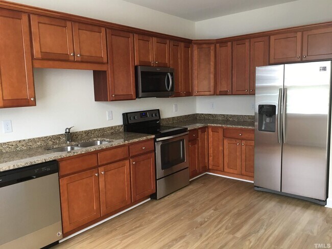 Building Photo - 136 Sunnyview Ln