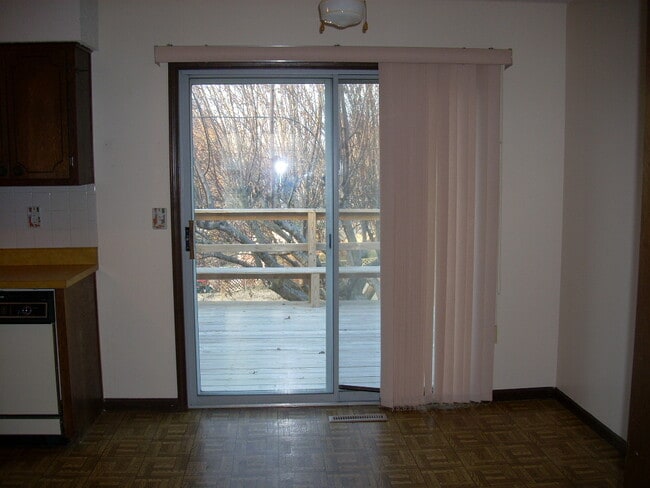 Building Photo - 203 Larkin Ave