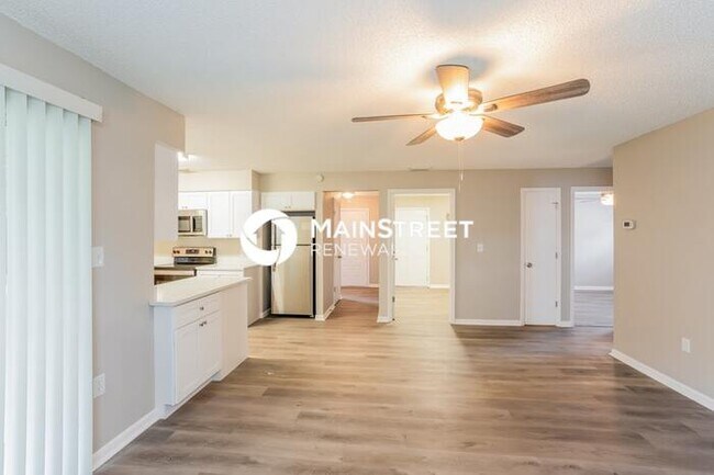 Building Photo - 3 Bedroom Pet-Friendly Home in LAKELAND, FL with Main Street Renewal