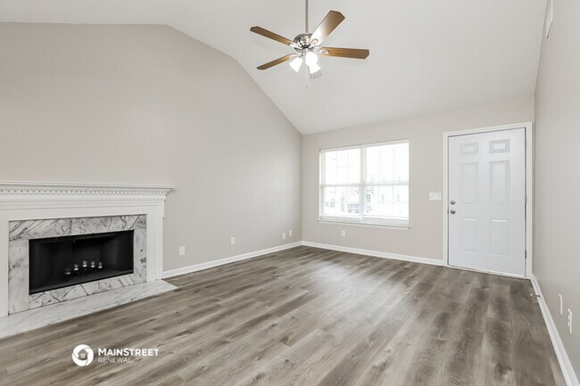 Building Photo - 703 Lou Gehrig Cir