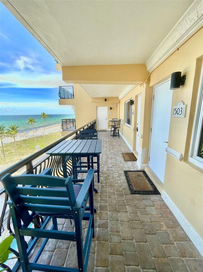 Foto del edificio - 1815 N Surf Rd