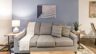 Building Photo - 777 Preston St