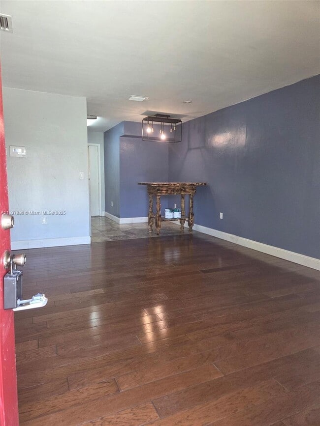 Building Photo - 6185 SW 43rd St