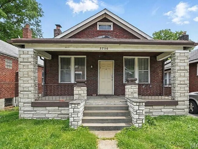 Building Photo - Charming 2BR House in Saint Louis