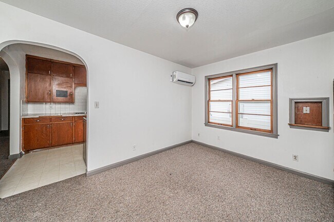 Foto del edificio - 411 W 5th St