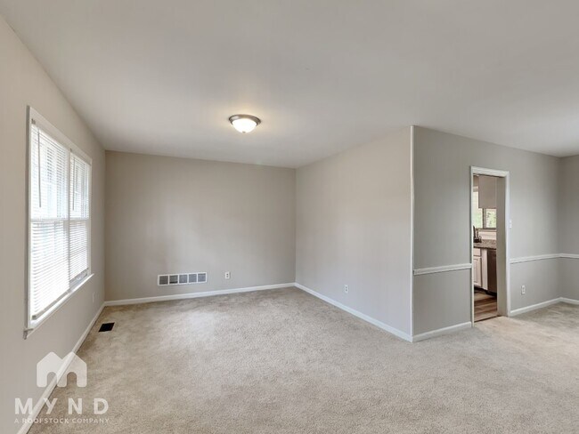 Building Photo - 1529 Plover Rd
