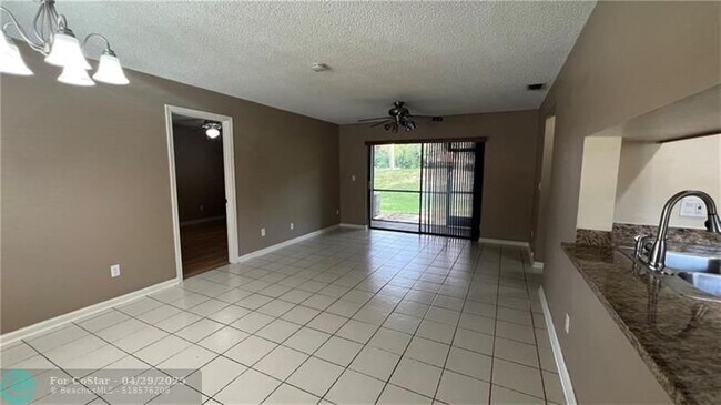Foto del edificio - 9609 NW 4th St