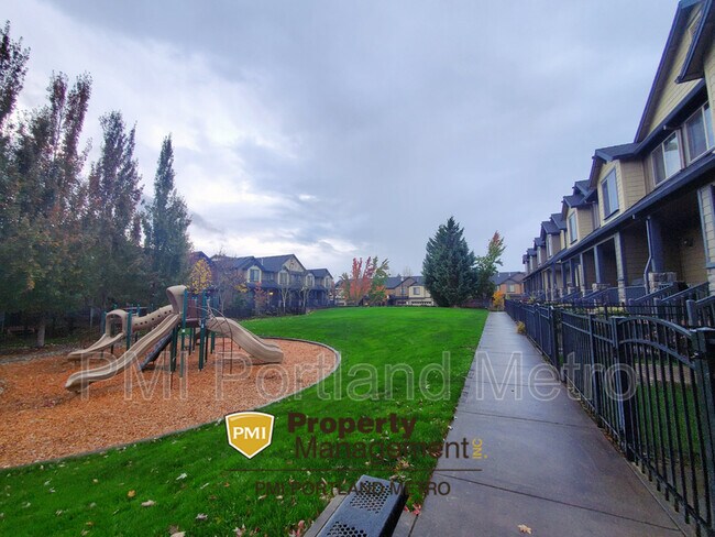 Building Photo - 1460 NE Redspire Ln