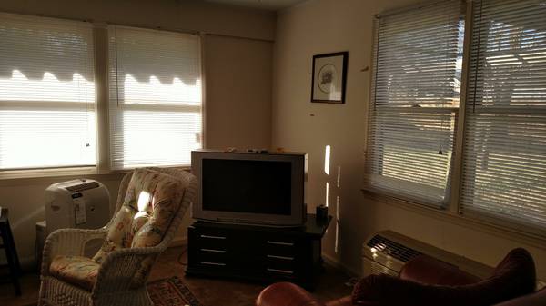 Foto del edificio - 804 E Bell St