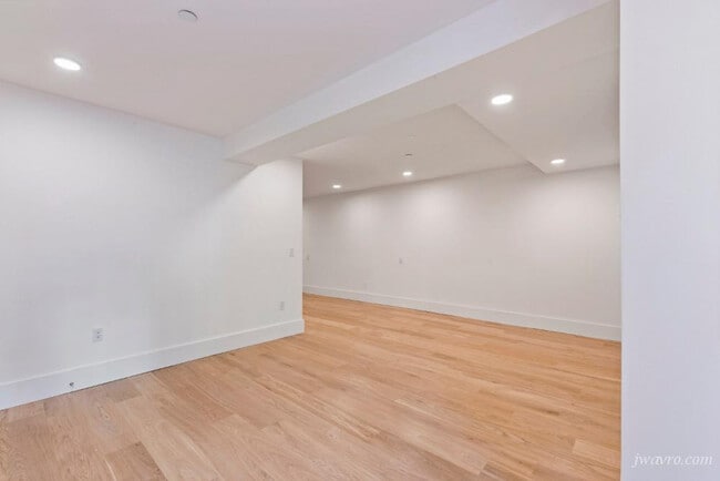 Building Photo - 422 Cole St