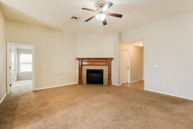 Building Photo - 716 Cavecreek St