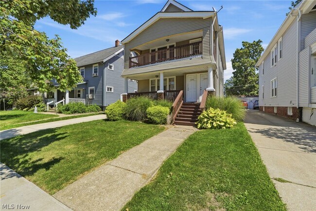Foto del edificio - 1293 Jackson Ave