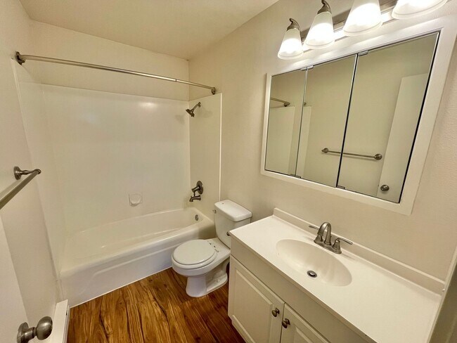Foto del edificio - Top Floor 1-Bedroom