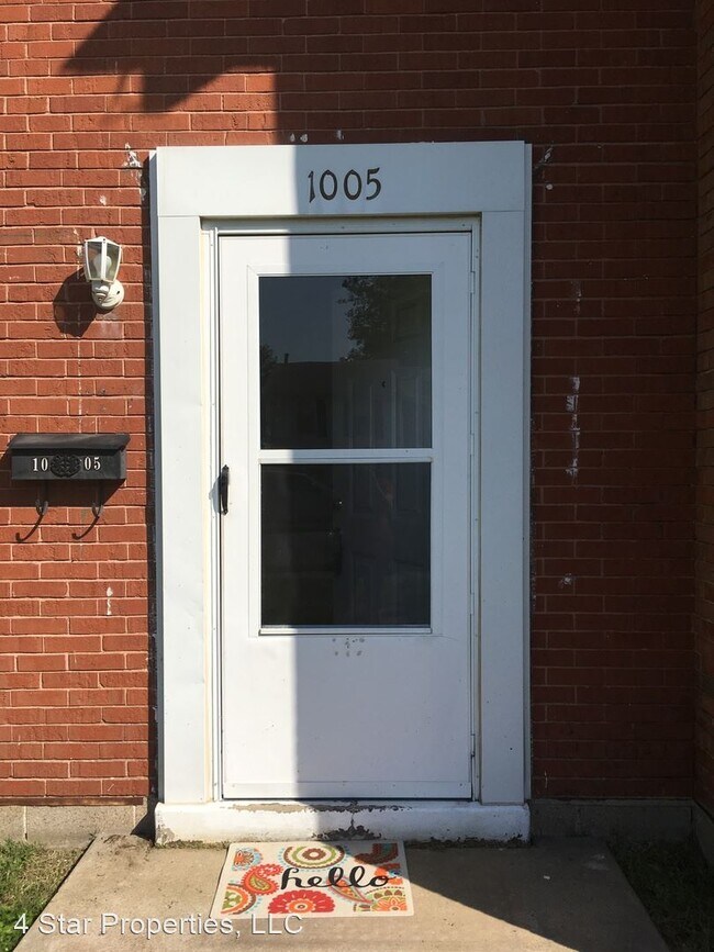 Building Photo - 2 br, 1 bath House - 1005 Pine St.