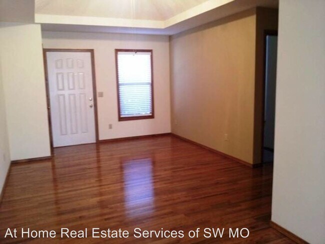 Building Photo - 4043-4045 S Miranda Ct