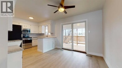 Building Photo - 73 Laval Ct W