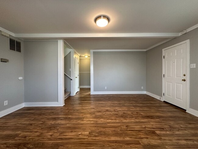 Building Photo - Beautiful 3 Bed / 2 Bath Two-Story Home