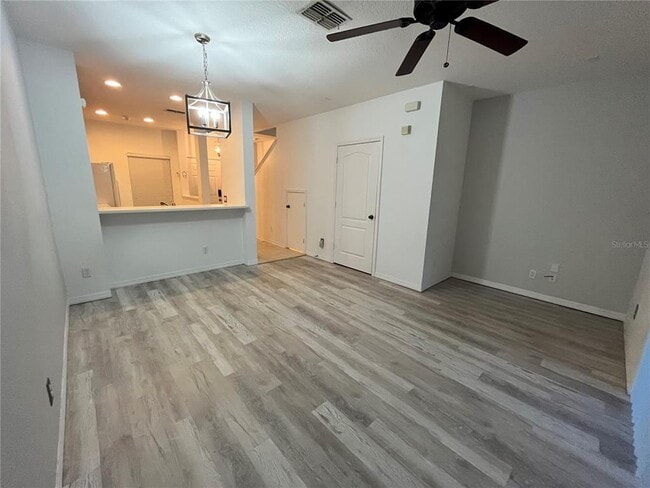 Building Photo - 10410 Manderley Way