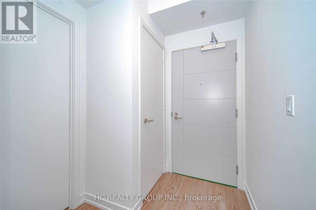 Building Photo - 203 College St