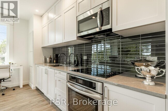 Photo du bâtiment - 71 Redpath Ave