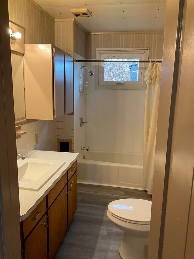 Building Photo - 48 E HIGH STREET