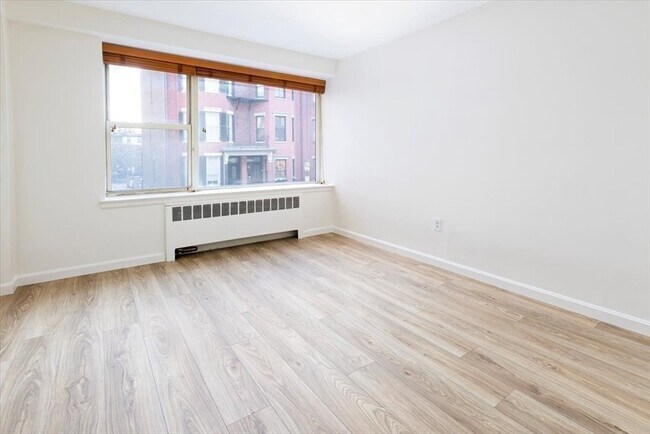 Building Photo - 145 Pinckney St