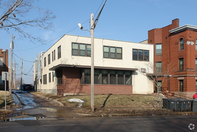 Building Photo - 1918 Park Ave