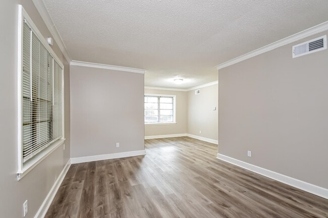 Foto del edificio - 5041 Davis Cove