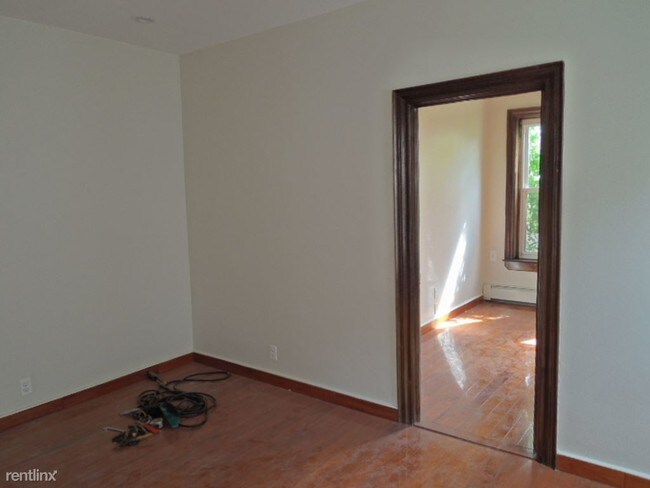 Foto del edificio - 2 br, 1 bath  - 581 Bradford St