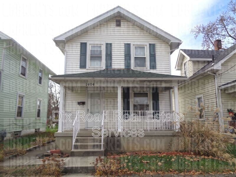 Photo - 1404 Young Street